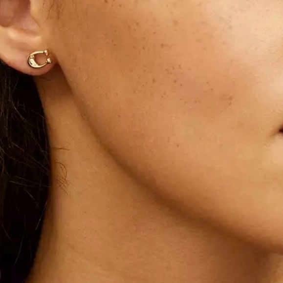 Coach signature logo gold stud earrings - Picture 1 of 1